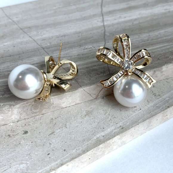 NEW ~ Anthropologie, BHLDN, Gemelli Pearl & Rhinestone "Layla" Gold Bow Earrings - Picture 5 of 12